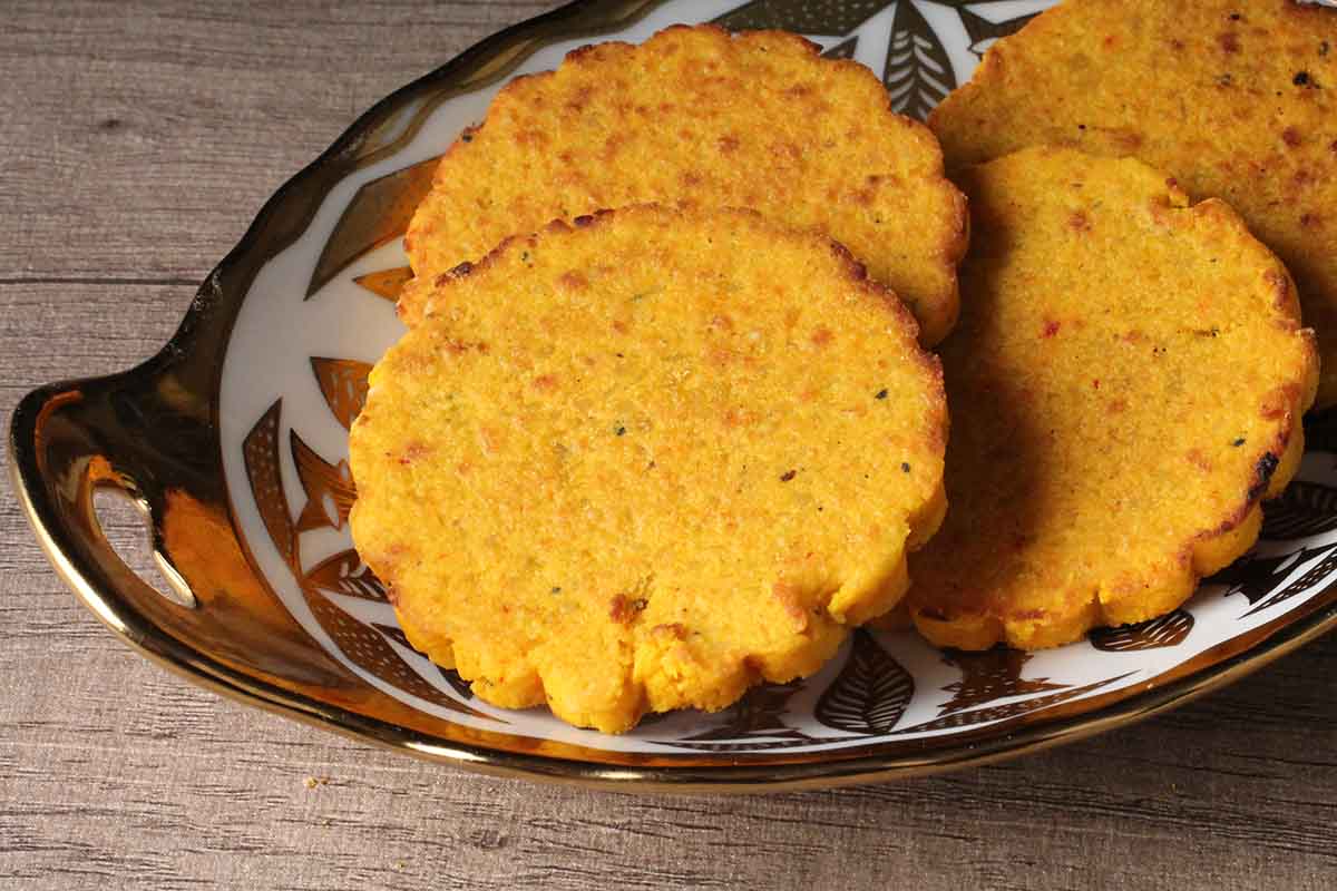 Badam Puri 4 Pcs