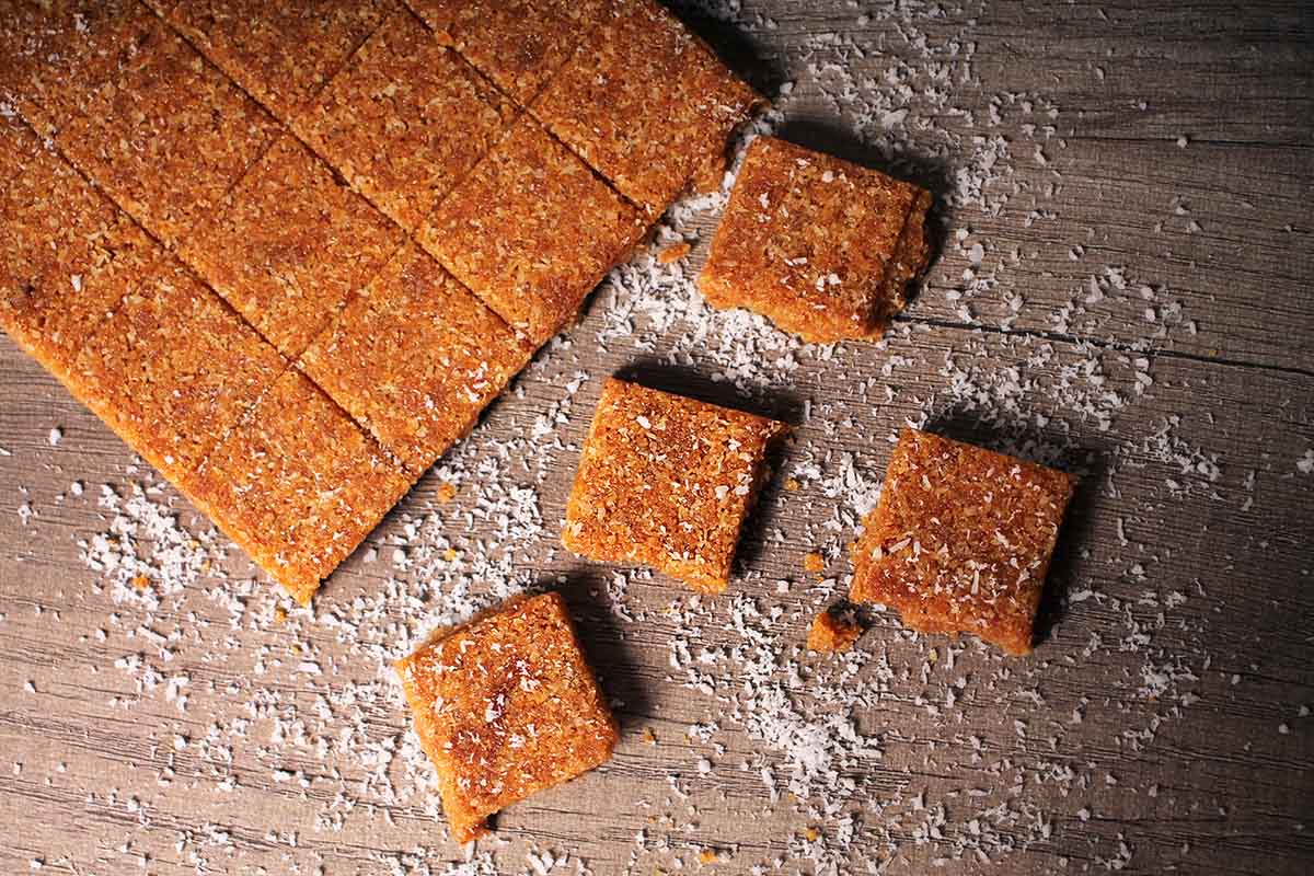 Jagerry Crispy Coconut Chikki Thin 200 Gm